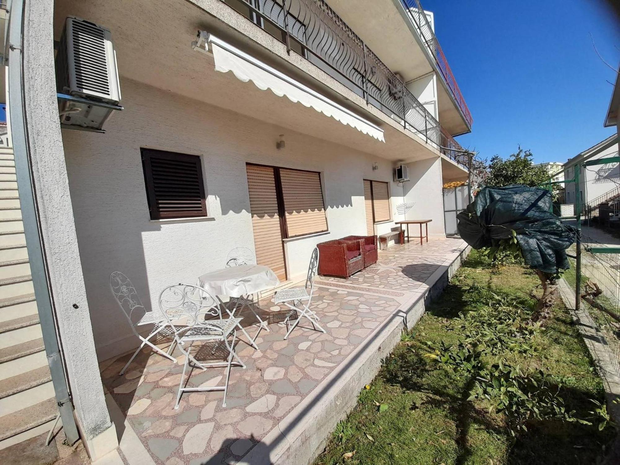 Apartments Nova Kaštela Стая снимка