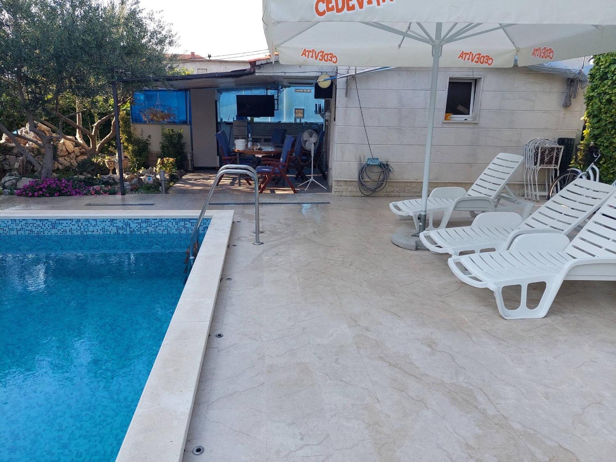 Apartments Nova Kaštela Стая снимка